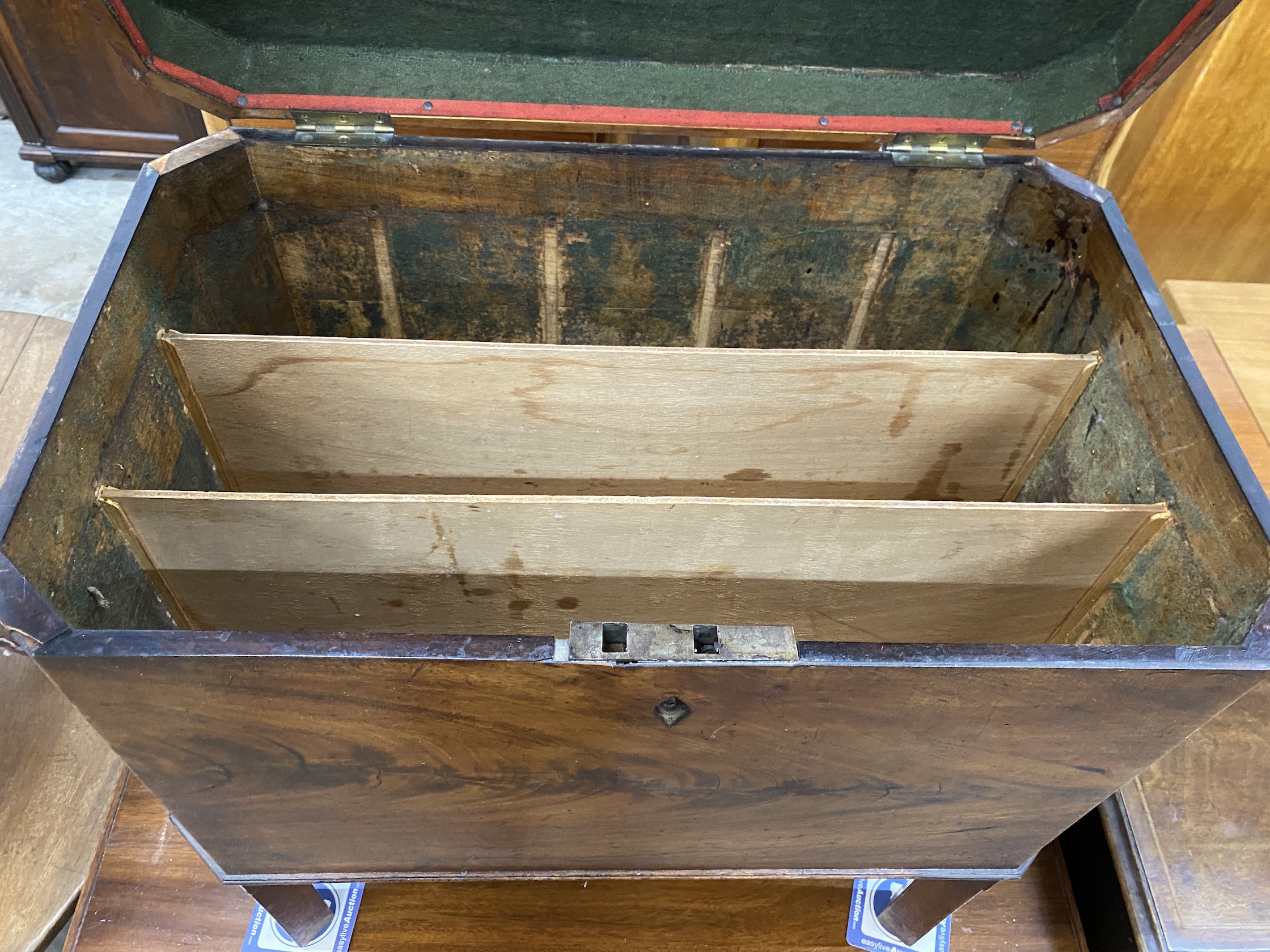A George III mahogany cellarette, width 62cm, depth 38cm, height 66cm